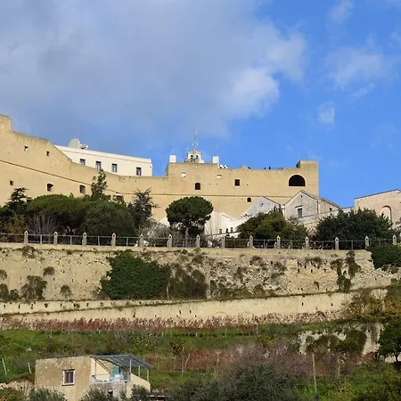 Pensión Casa Tolentino 3*